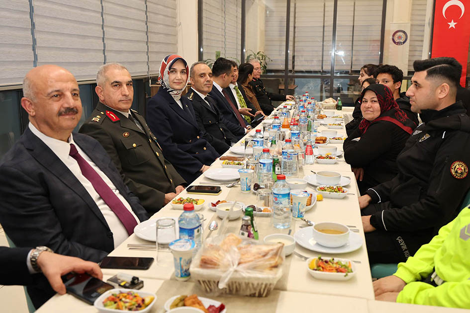 Vali Yiğitbaşı Ramazan Bayramı Tedbirlerini Basınla Paylaştı 